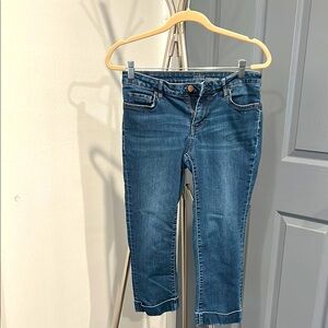 New York & Company Blue Cropped/‎ capri Jeans